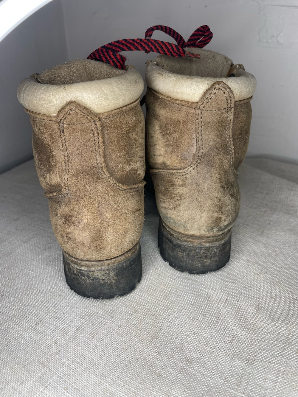 Vintage Vasque Brown Leather Mountaineering Hiking Boots - Vibram Sole - Picture 3 of 13